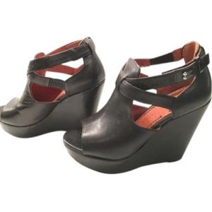 Elizabeth and Janes  NWOT